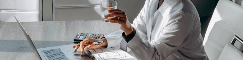 9 Signs of a Toxic Work Environment & How to Protect Your Mental Health