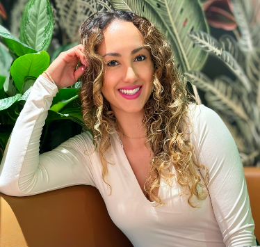 Headshot of Cynthia Flores, LMFT