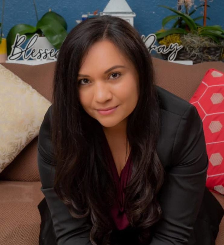 Headshot of Ana De La Cruz, LMFT