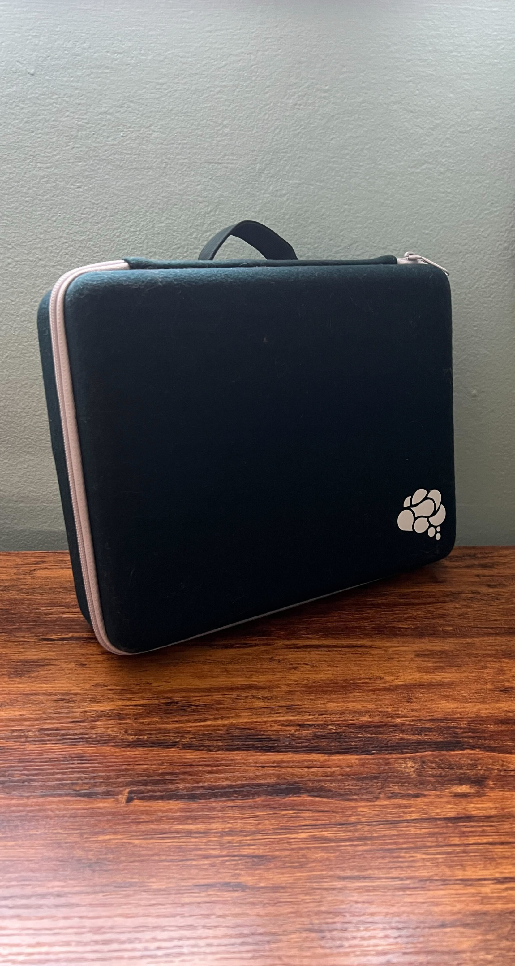 Photo of closed Mindbloom Bloombox